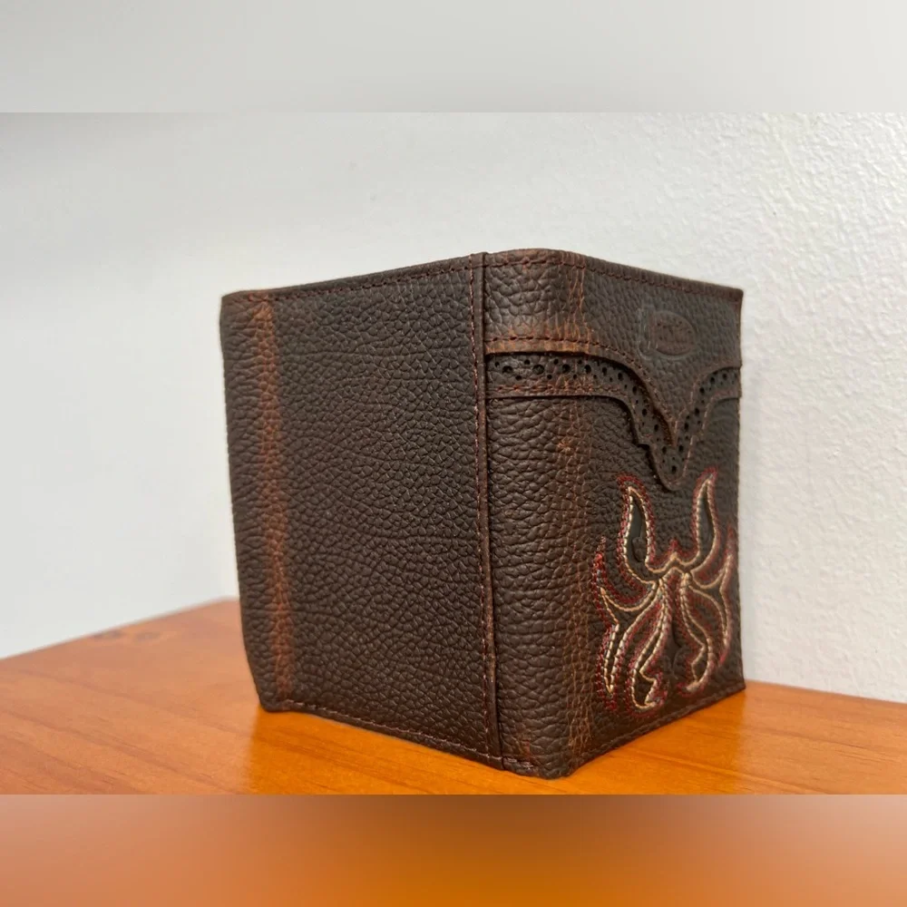 JUSTIN BOOTS NIB NWT Genuine Leather Trifold Western Boot Stitch Men Logo Wallet